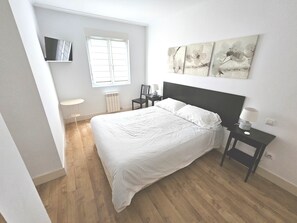 3 bedrooms, iron/ironing board, travel cot, free WiFi