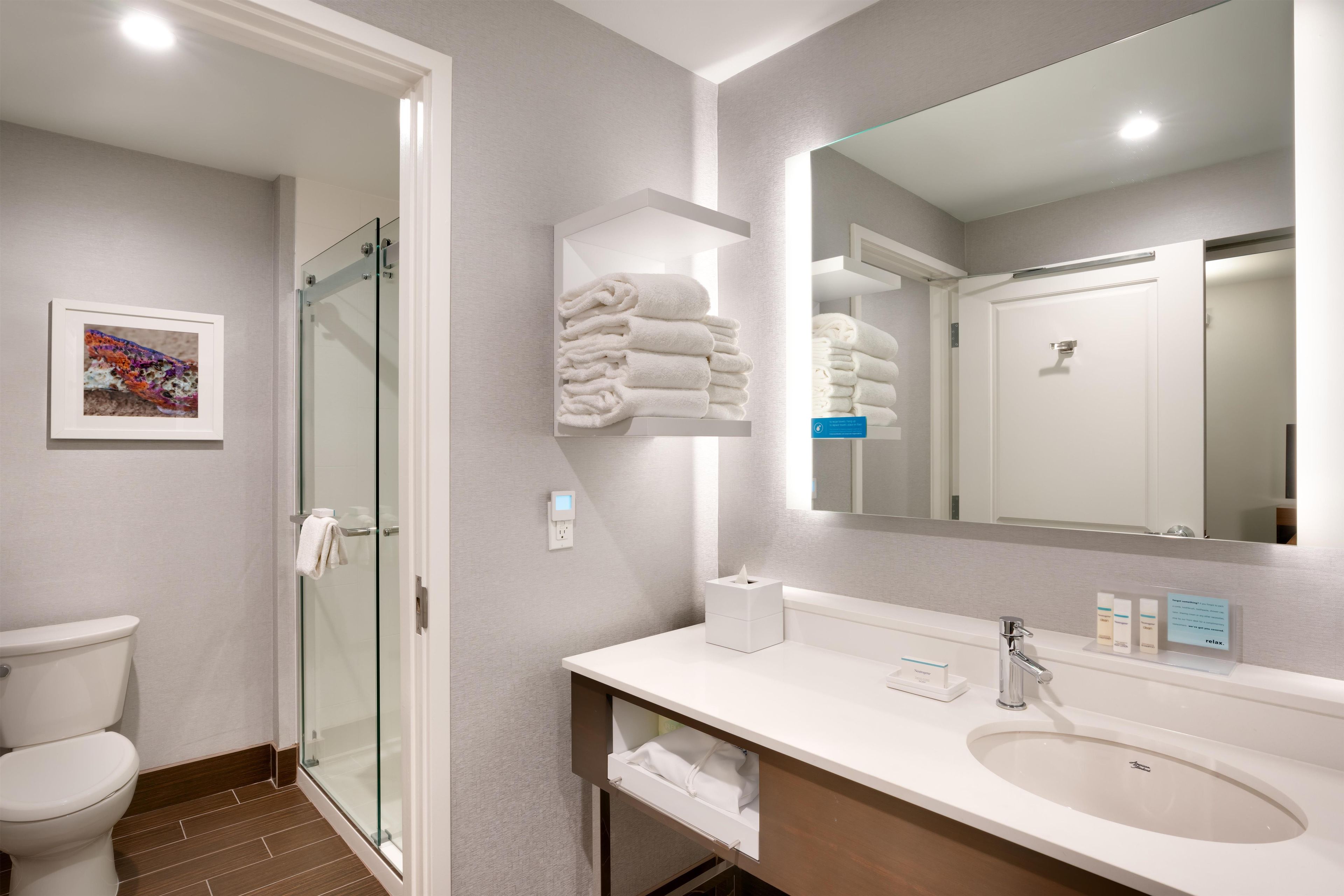 Photo - Hampton Inn  & Suites Anaheim Resort Convention Center
