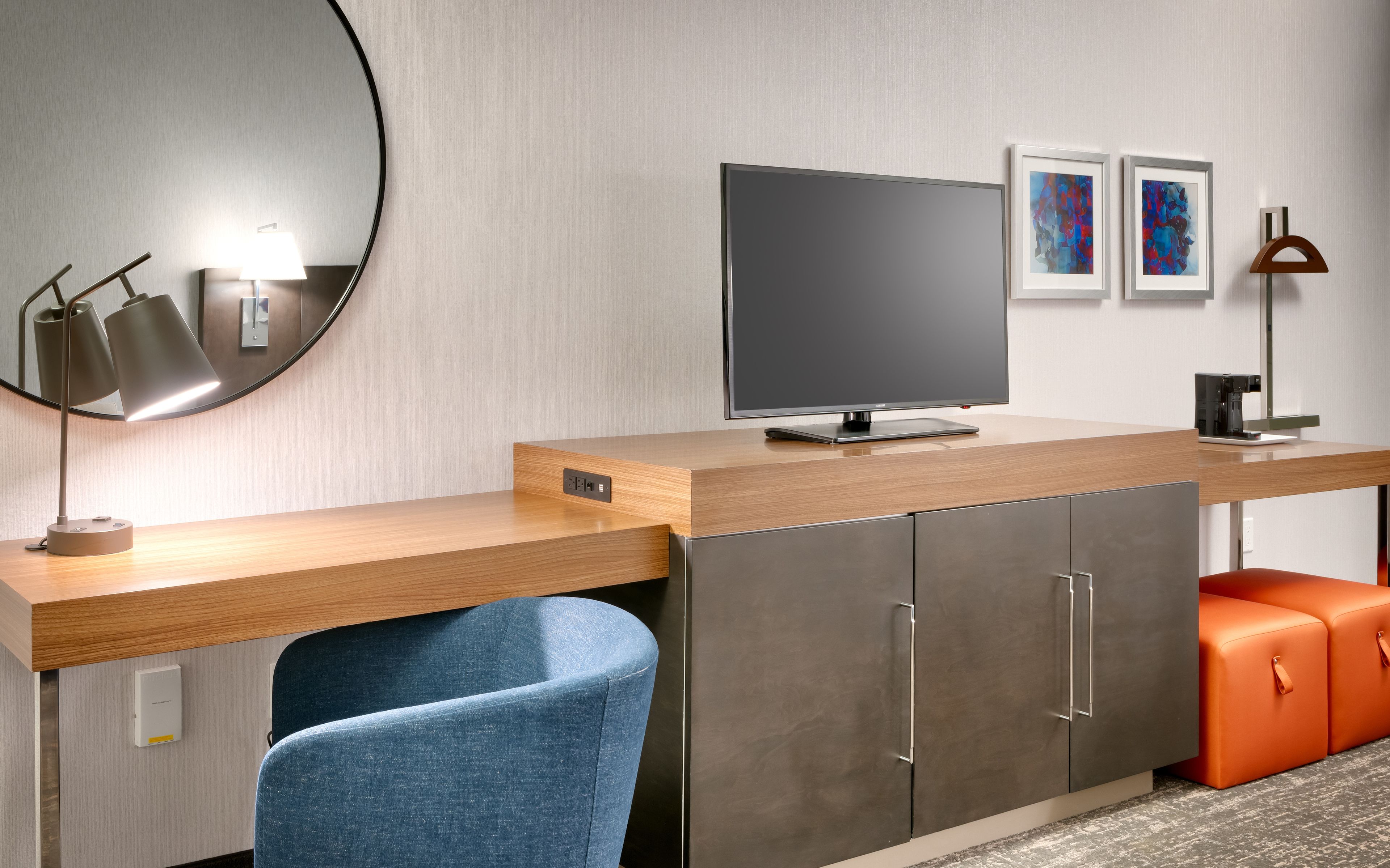 hypo-allergenic bedding, in-room safe, desk, laptop workspace