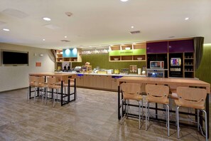 Free daily continental breakfast - Home2 Suites by Hilton Harvey New Orleans Westbank (Harvey)