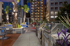 BBQ/picnic area - Home2 Suites by Hilton San Antonio Riverwalk, TX (San Antonio)
