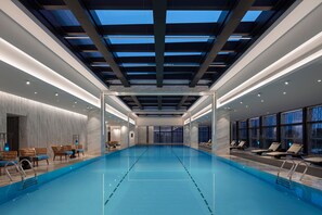 Piscine intérieure