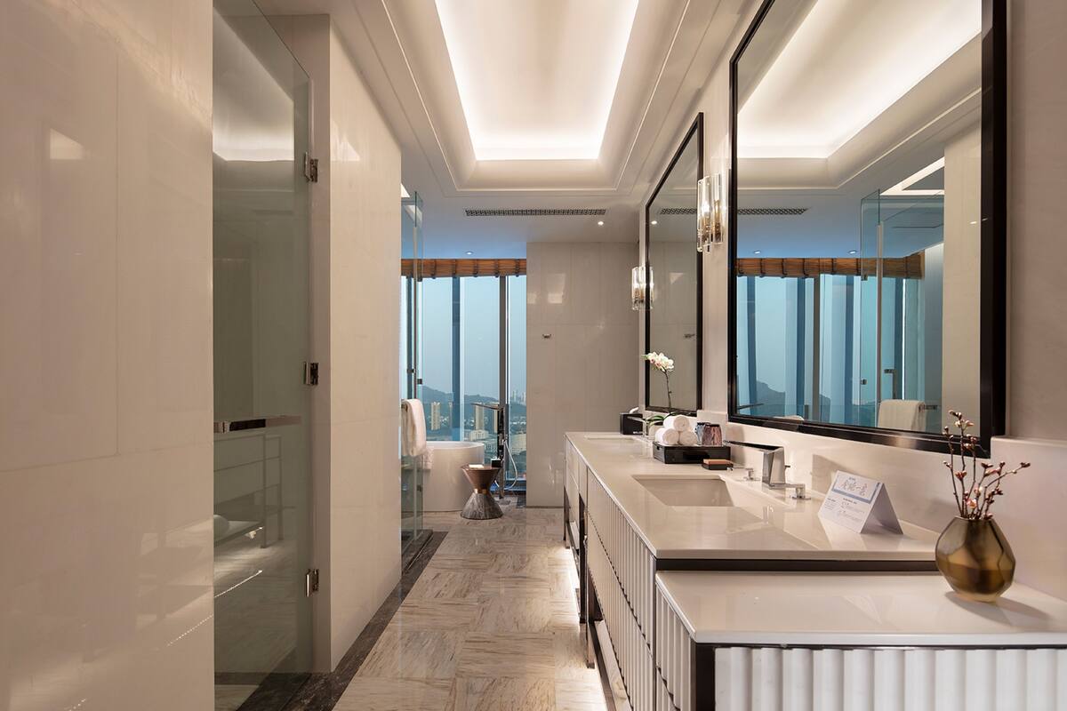 presidential suite, 2 bedrooms | bathroom | separate bathtub and shower, deep-soaking bathtub, rainfall showerhead