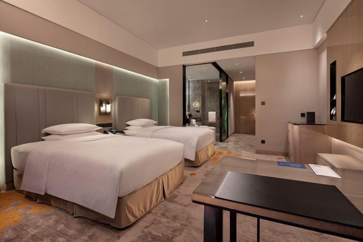 Deluxe 2-bed Room