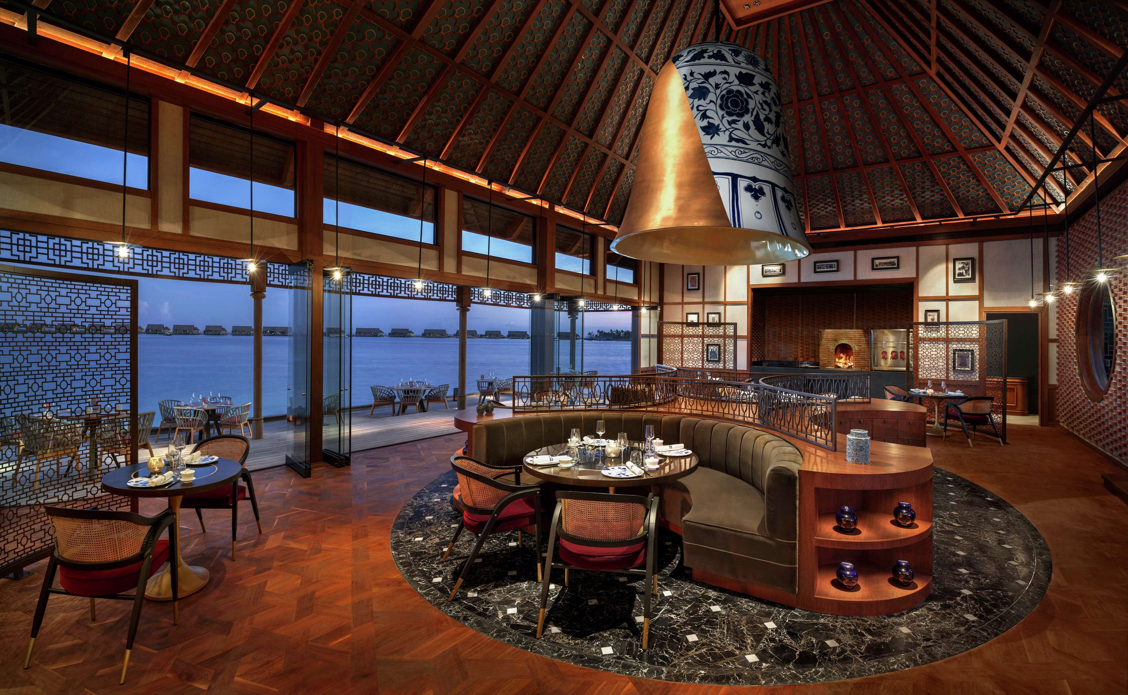 11 restaurants, dinner served, international cuisine