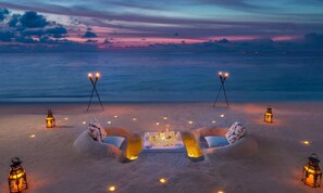 11 restaurants, dinner served, international cuisine