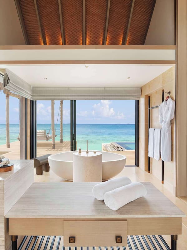 Separate tub and shower, deep soaking tub, free toiletries, hair dryer