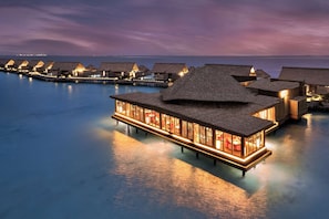 11 restaurants, dinner served, international cuisine - Waldorf Astoria Maldives Ithaafushi (Ithaafushi)