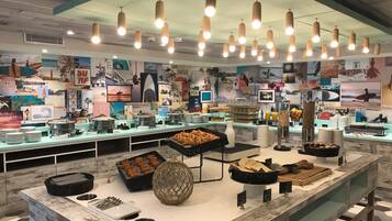 Desayuno completo incluido todos los días