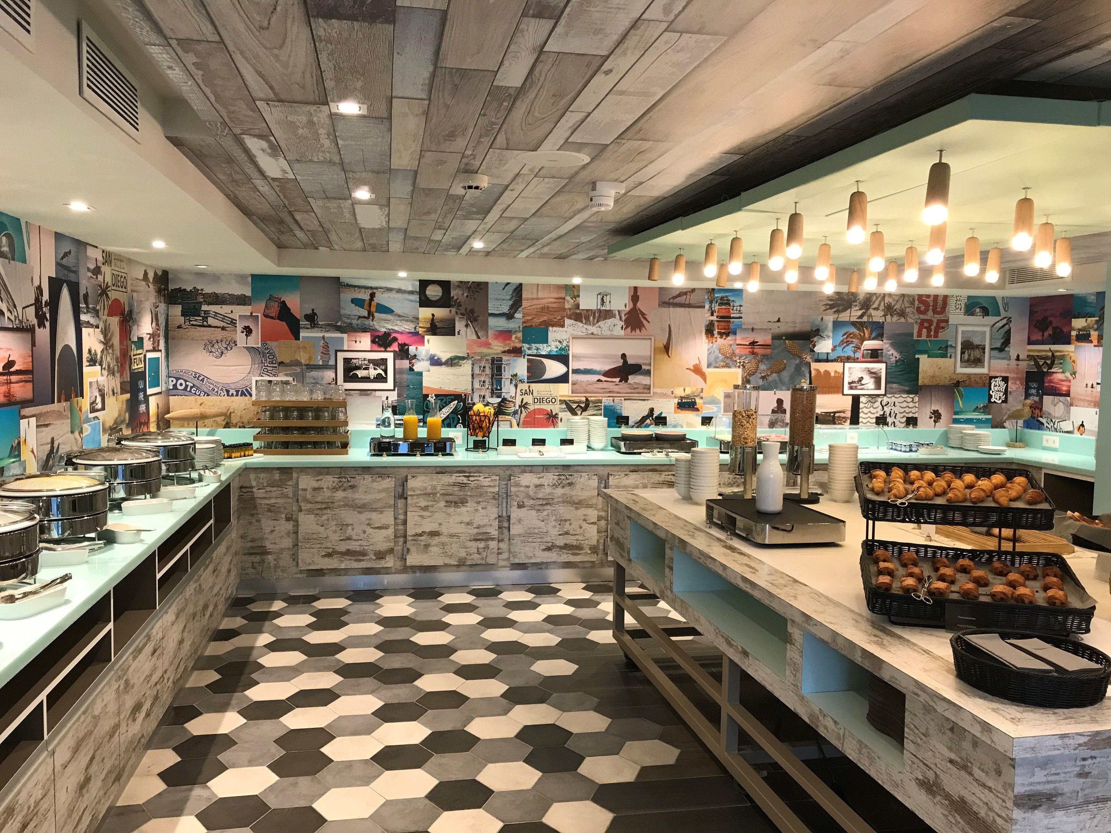 free daily full breakfast