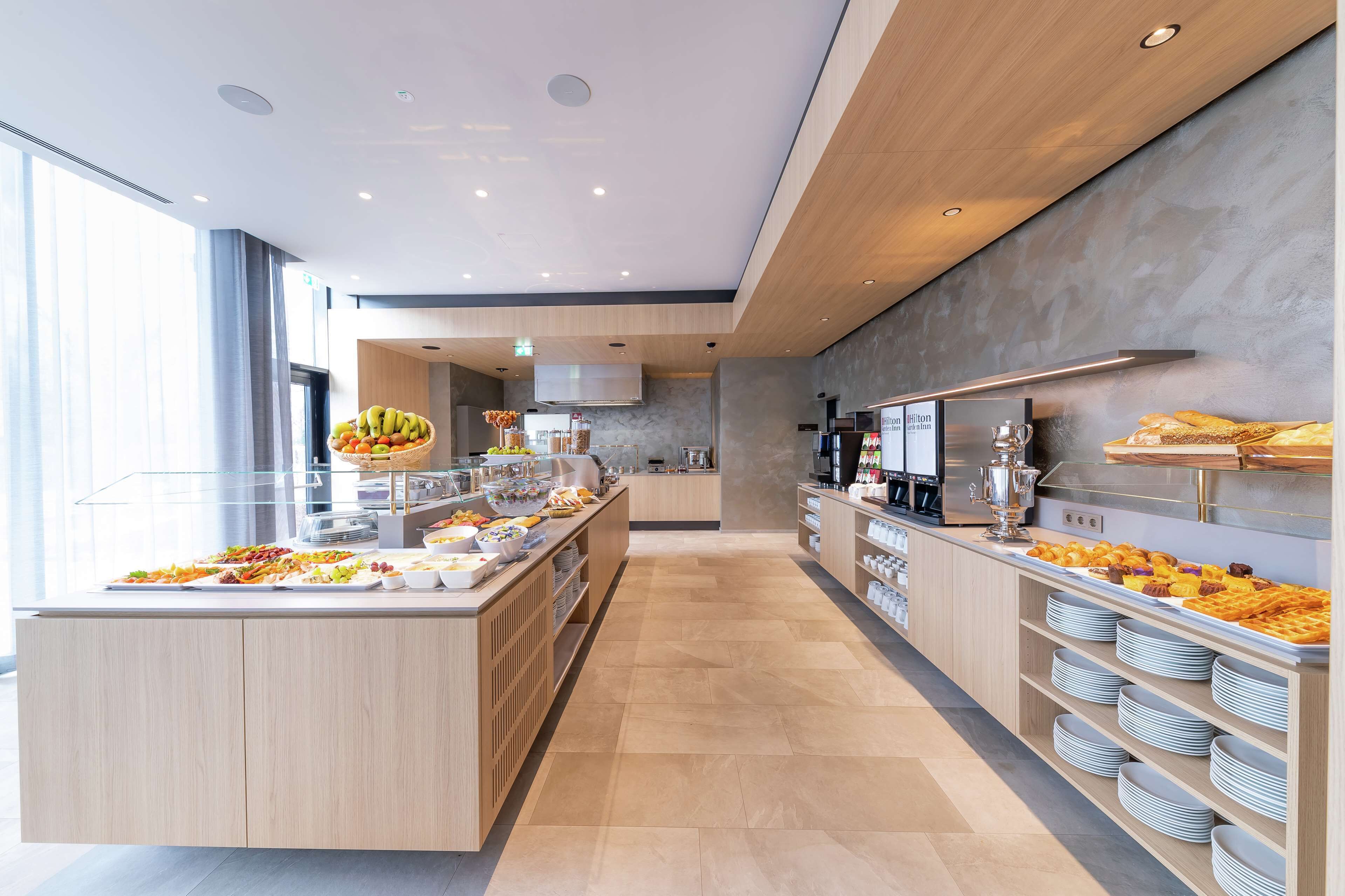 breakfast, lunch and dinner served