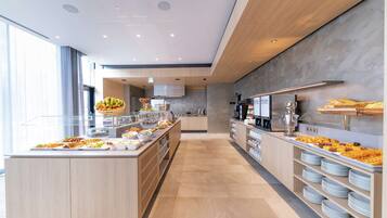 Frühstück, Mittagessen und Abendessen