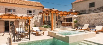 Holiday Home Adora with Pool