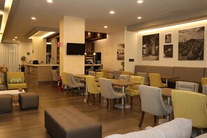 LCD TV, heated floors - Hampton Inn & Suites by Hilton Puebla (San Andrés Cholula)