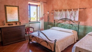 3 bedrooms, desk, iron/ironing board, travel cot