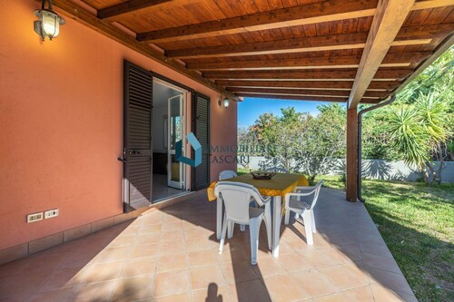 Villa mit Pool in der Nähe des Meeres