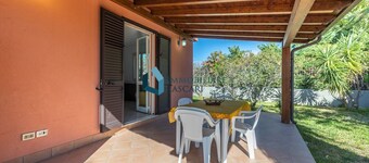 Villa with condominium pool a stone's throw from the sea