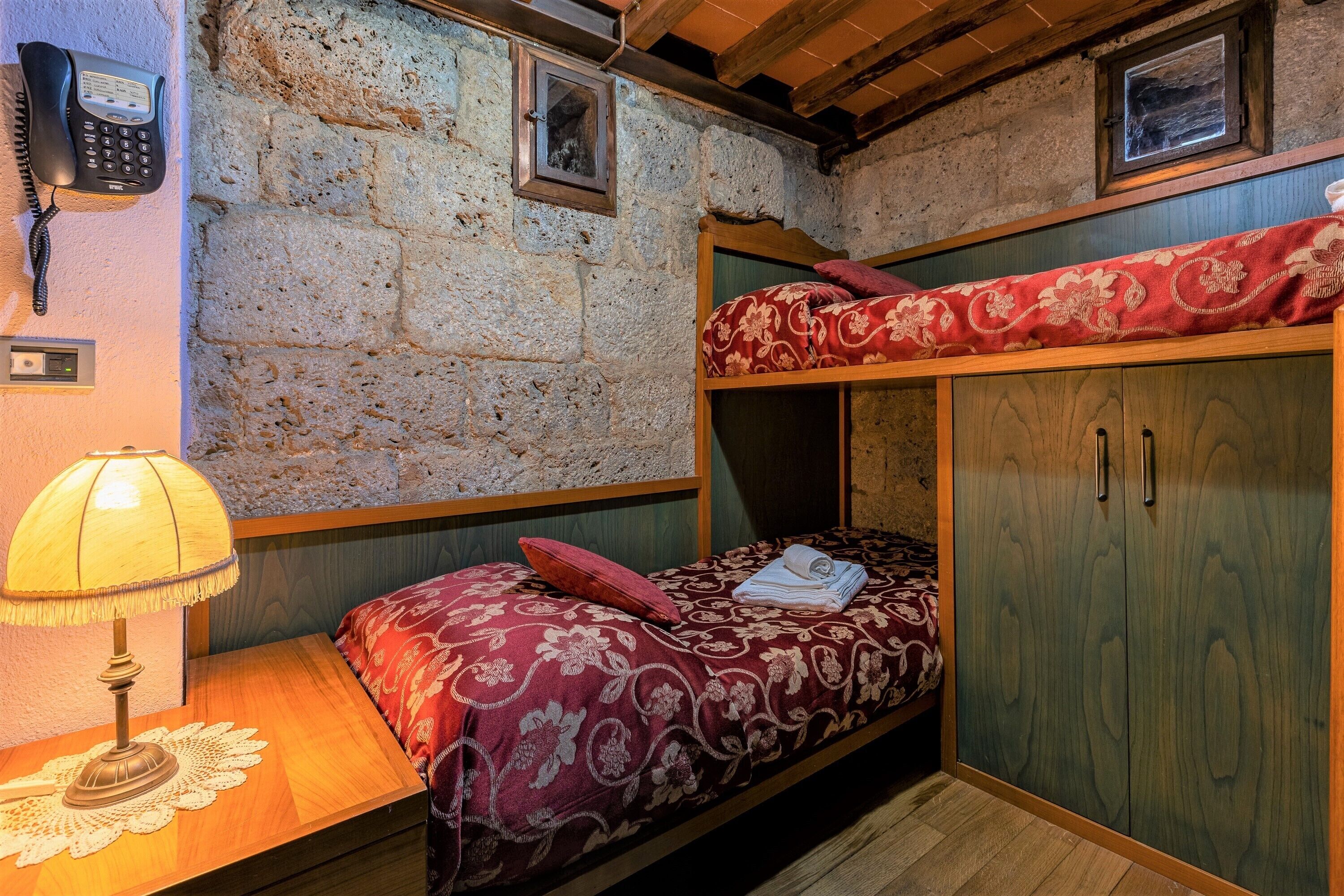2 bedrooms, iron/ironing board, WiFi (free), bed sheets