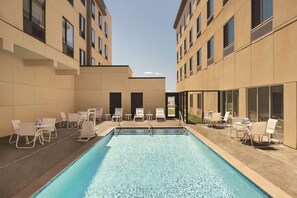 Außenpool (je nach Saison geöffnet)