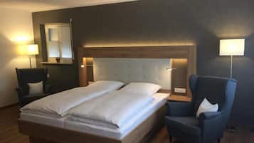 Individually furnished, desk, free cots/infant beds, free WiFi