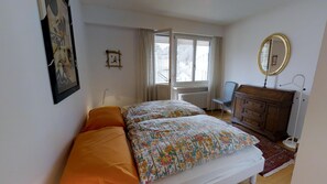 3 chambres, fer et planche à repasser, accès Internet, draps fournis
