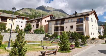 Sunny and quiet 2 ½-room apartment on the first floor, 75 m2, facing south-west.