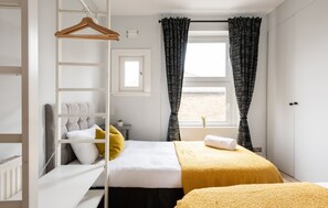 3 habitaciones, tabla de planchar con plancha y wifi gratis 