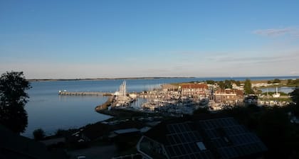 Traumhafte, sonnige Ferienwohnung mit Ostseeblick und Garten in Strandnähe