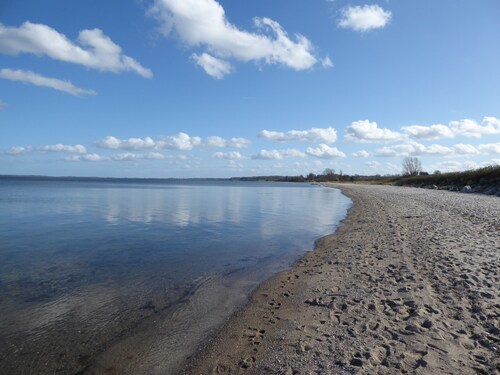 Traumhafte, sonnige Ferienwohnung mit Ostseeblick und Garten in Strandnähe