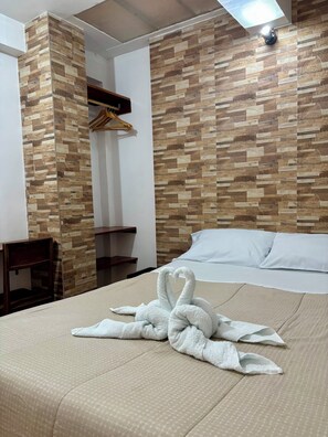 Dobbeltrom – classic, 1 dobbeltseng, privat bad | Wi-fi (inkludert) og sengetøy