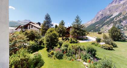 4-room apartement on the 1st floor in the Segliasquartier district, approx.