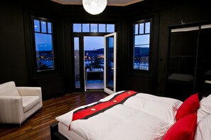 2 Schlafzimmer, Zimmersafe, Bügeleisen/Bügelbrett, WLAN