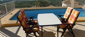 Holiday house, only 1 apartment is rented, private pool only for the tenant