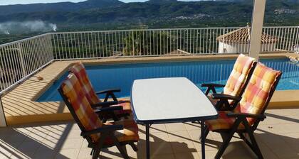 Holiday house, only 1 apartment is rented, private pool only for the tenant