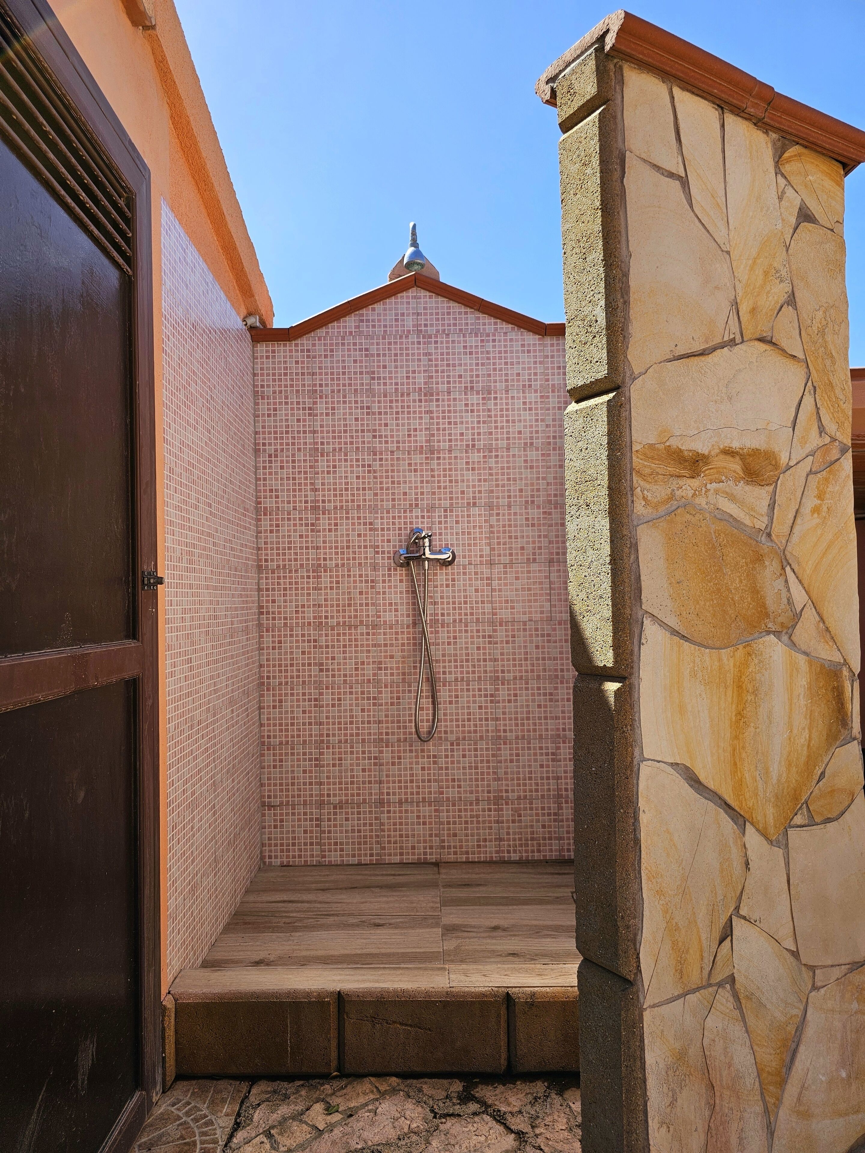Dusche, Haartrockner, Bidet, Handtücher