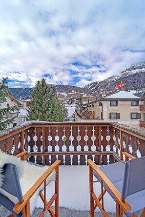 Property grounds - 2-roomed apartment on the second floor, 51m2. (Celerina/Schlarigna)