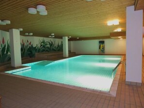 Indoor pool, a heated pool - 4-room apartment, ca. (St. Moritz)