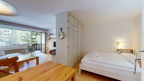 1 habitación, escritorio, wifi y ropa de cama
