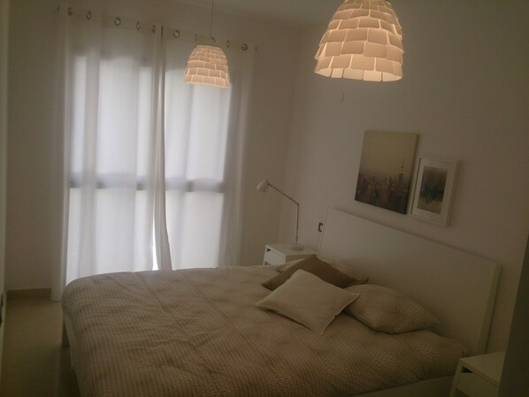 2 bedrooms, iron/ironing board, WiFi, bed sheets