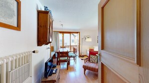 TV, stereo - 2-room apartment ca. (Celerina/Schlarigna)