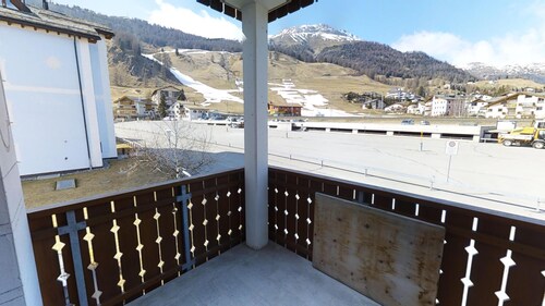 3½-room apartment on the 1st floor, about 105 m2.