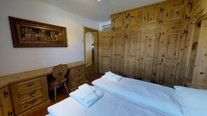 2 chambres, bureau, fer et planche à repasser, Wi-Fi