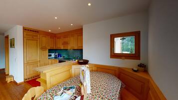 Réfrigérateur, four, plaque de cuisson, lave-vaisselle