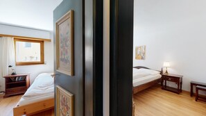 2 bedrooms, WiFi, bed sheets