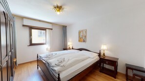 2 bedrooms, WiFi, bed sheets