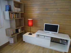 Interior - House ground floor 200m from the ocean / outdoor terrace of 55m2 (Mimizan Plage)