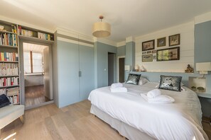 3 Schlafzimmer, Schreibtisch, Bügeleisen/Bügelbrett, kostenloses WLAN