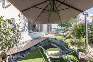 屋外ダイニングエリア