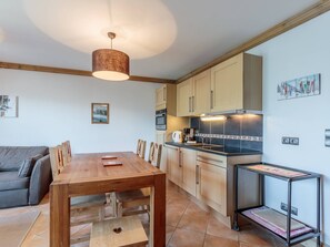 Dining - Ski-in/ski-out apartment, 2 bedrooms, covered parking included (Les Arcs 1800)