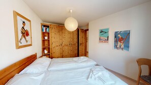 2 Schlafzimmer, Schreibtisch, kostenloses Internet, Bettwäsche